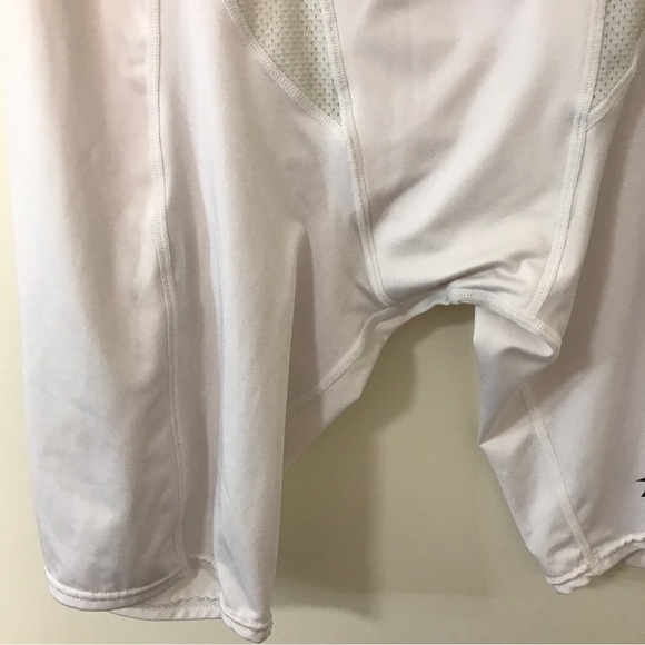 Mizuno white compression shorts - Picture 5 of 8